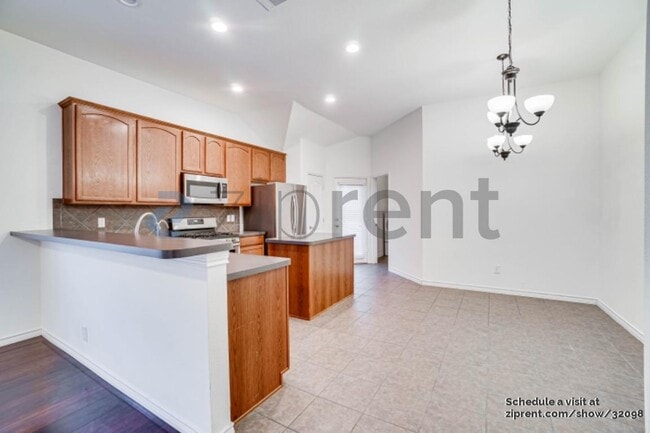 Building Photo - 1217 Charleston Ln