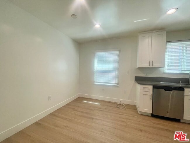 Building Photo - 4441 Tujunga Ave