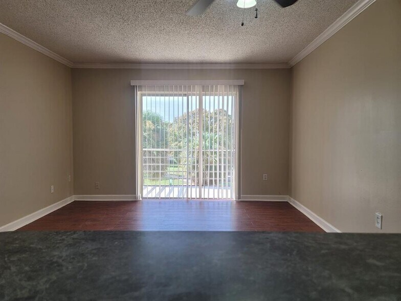 Building Photo - 4324 NW 9th Ave