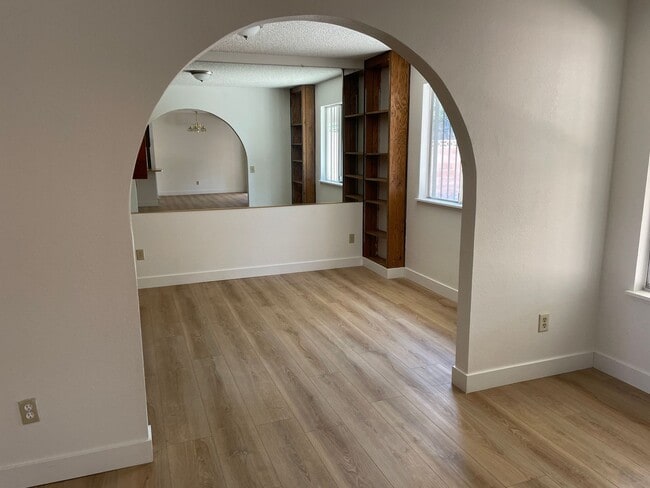 Building Photo - 3 bedroom home in Summerlin North