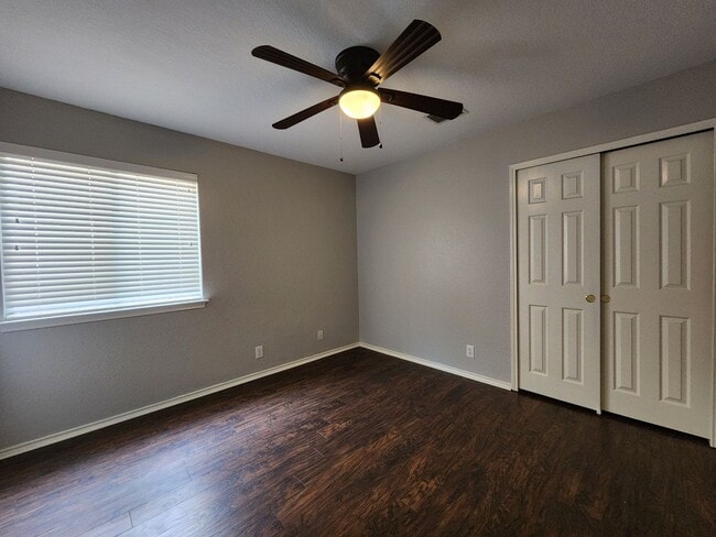 Building Photo - No Carpet / Storage Shed / Back Patio  /  ...