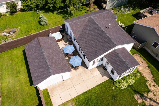 Building Photo - 122 Overlook Rd