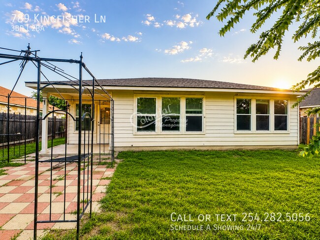 Building Photo - 789 Kingfisher Ln
