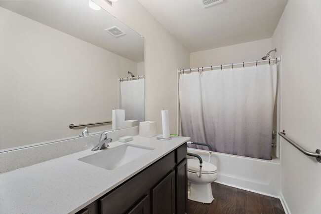 Building Photo - 317 Sportsman Dr