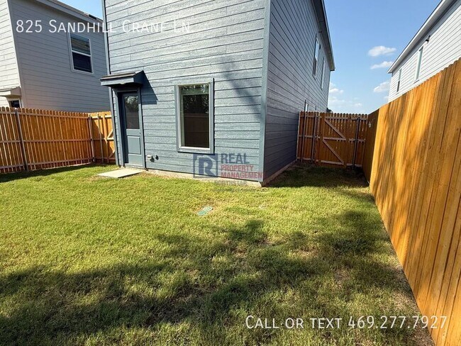 Building Photo - 825 Sandhill Crane Ln