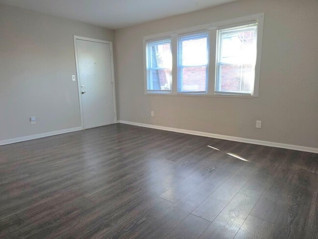 Building Photo - 1170 Bryden Rd