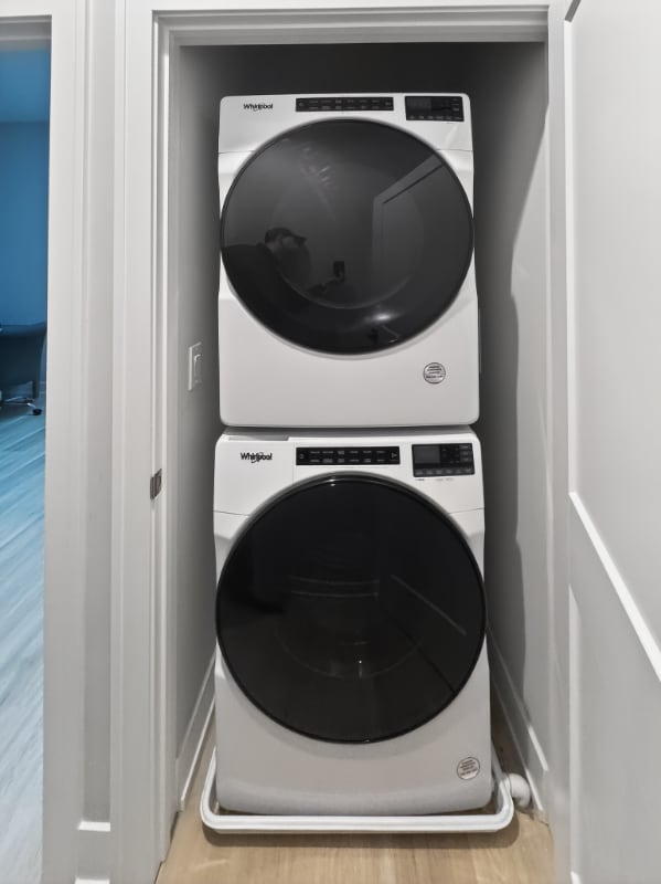 Building Photo - 1535 N Maplewood Ave