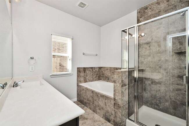 Building Photo - 21626 Rainfall Park Dr