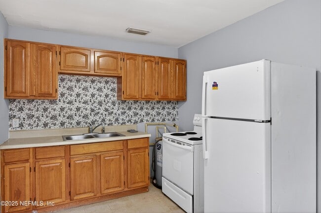 Building Photo - 3811 Chase Ave