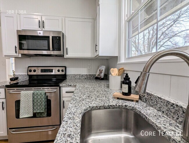 Building Photo - 1120 Ward Pkwy