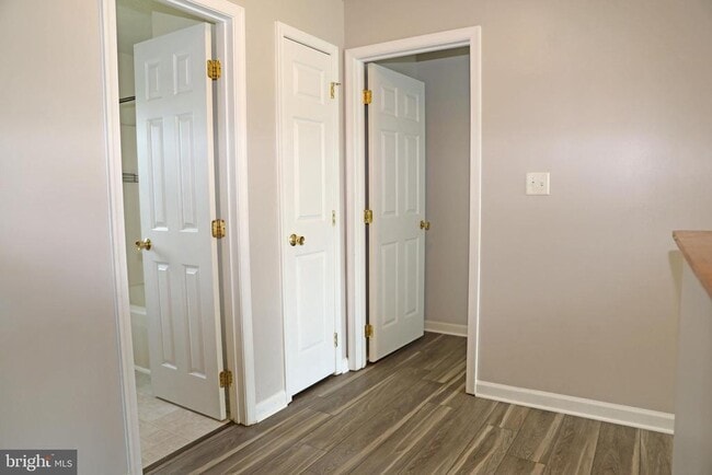 Building Photo - 307 Dinali Dr