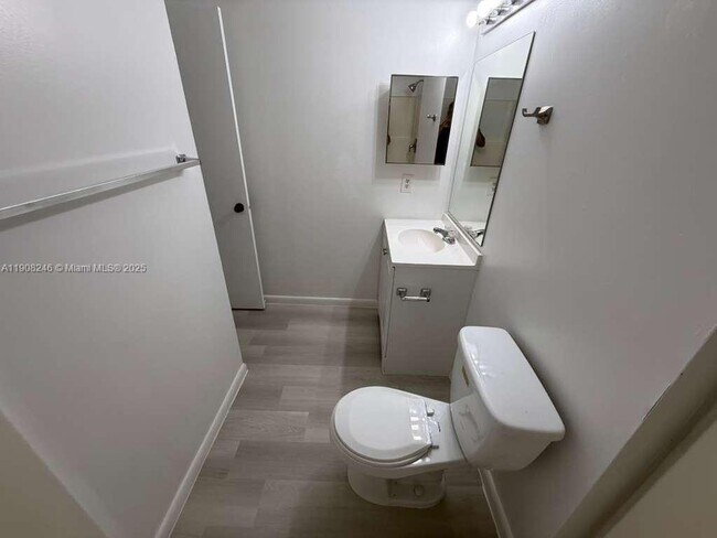 Building Photo - 2834 Coral Springs Dr