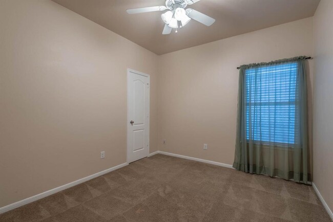 Building Photo - 24218 Courtland Oaks St
