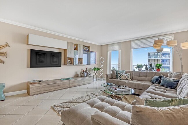 Building Photo - 3450 S Ocean Blvd