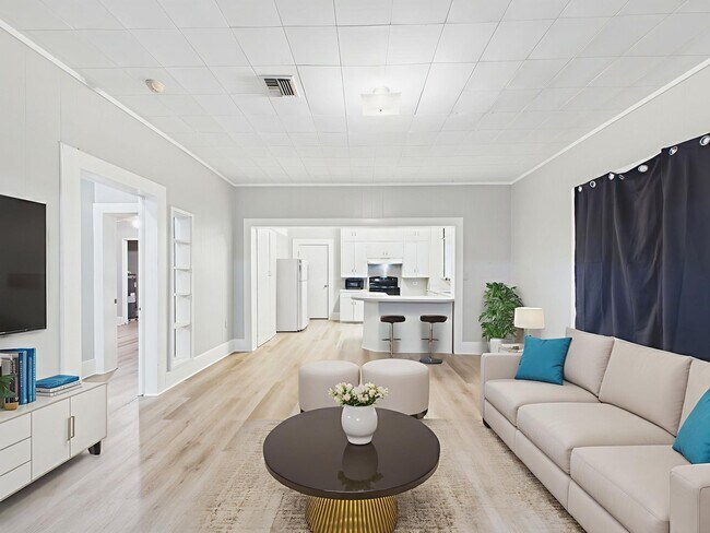 Building Photo - Adorable 3 bed, 1 bath home available in S...