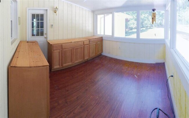 Building Photo - 2678 Green Meadows Ln NE