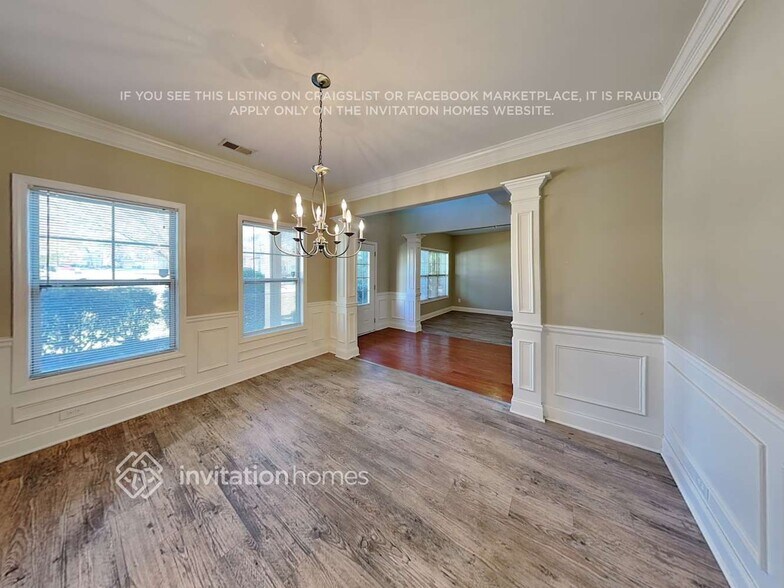 Building Photo - 505 Lakeside View