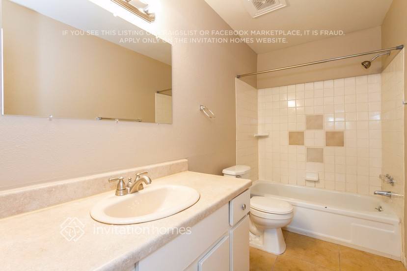 Building Photo - 10912 Birch Dr