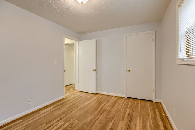 Building Photo - 1230 Cole Creek Dr