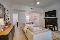 Building Photo - 3105 San Jacinto St