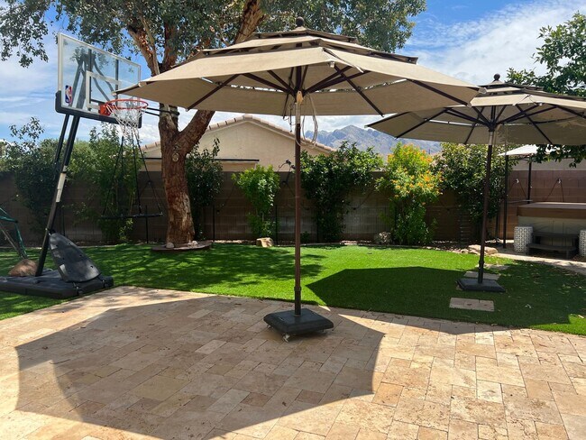 Building Photo - Gorgeous Northwest 3 Bedroom!