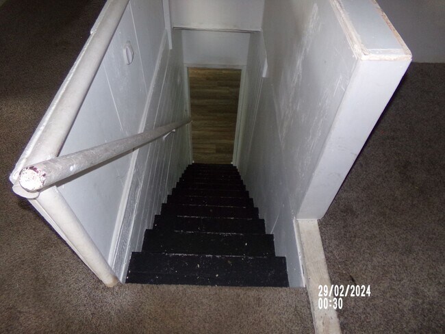Building Photo - 4bd 1ba Home
