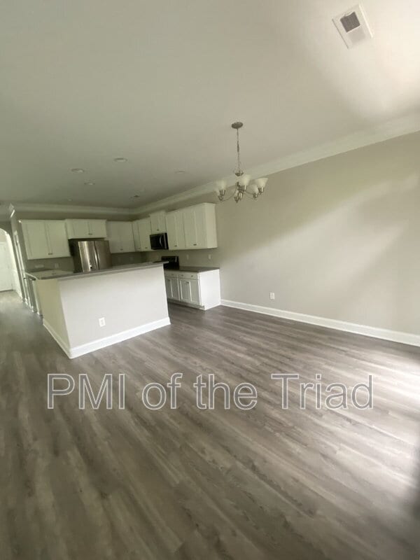 Building Photo - 832 Silver Leaf Dr