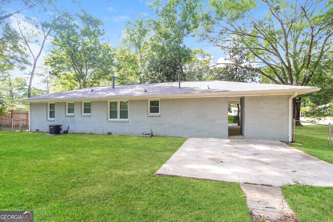 Building Photo - 3717 Loren Dr