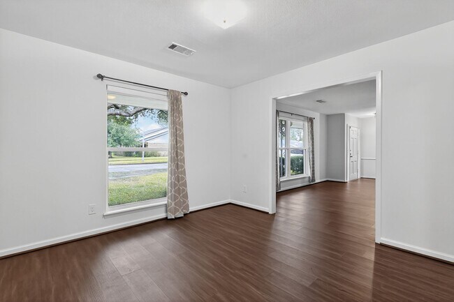 Building Photo - 6031 Rutherglenn Dr