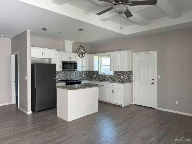 Building Photo - 10 N Winona Dr