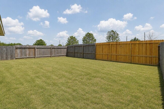 Building Photo - 26711 Henson Falls Dr