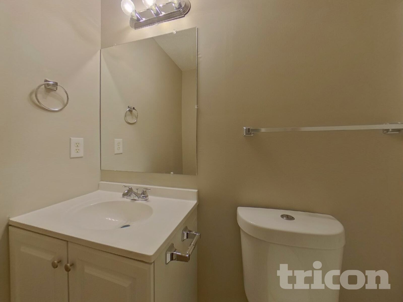 Building Photo - 210 Legend Dr