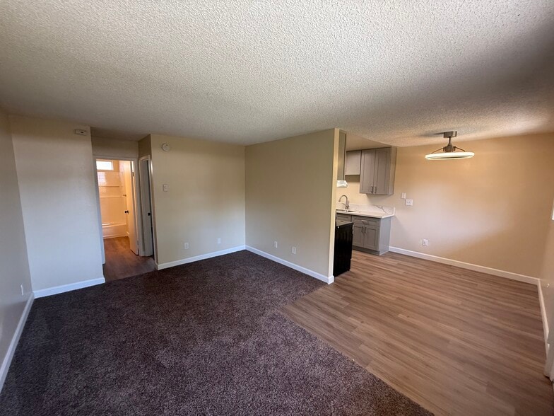 Building Photo - Pomerado Gardens Apartments