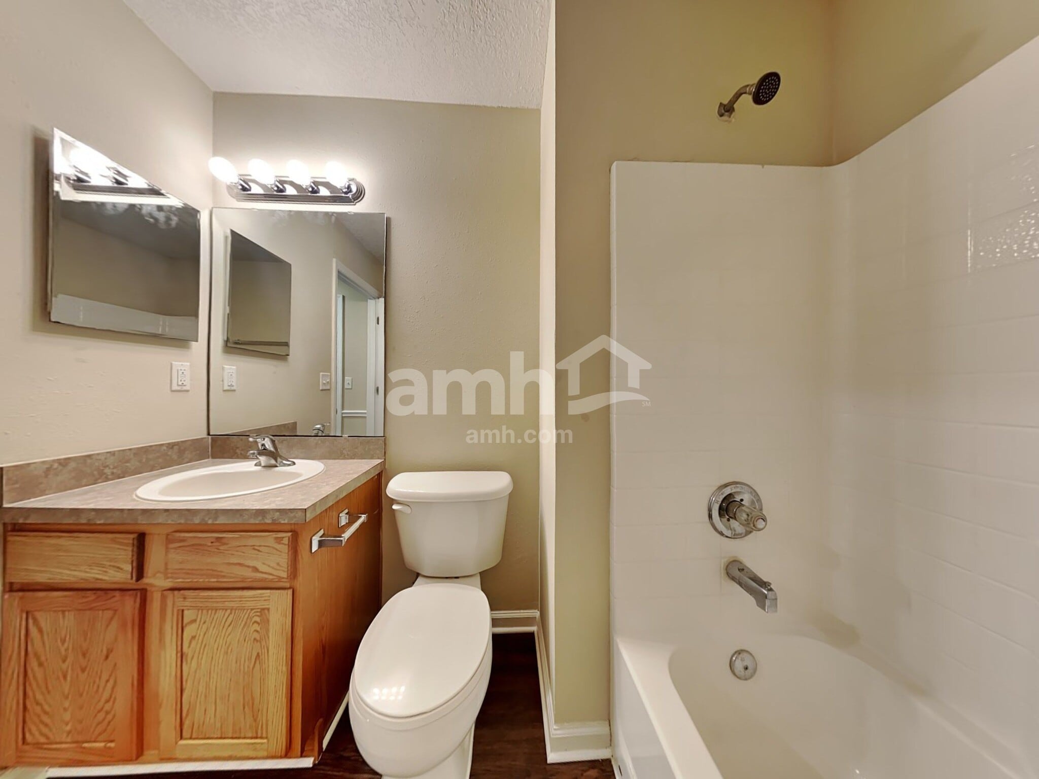 Building Photo - 7049 Beekman Lake Dr