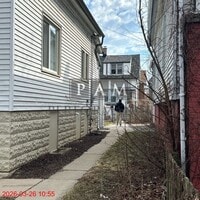 Building Photo - 2442 N Bremen St