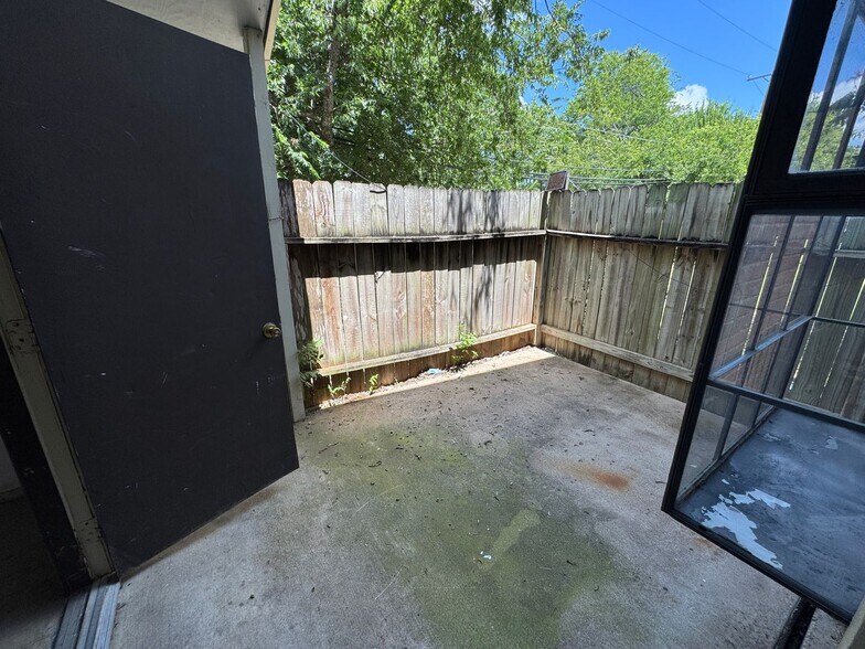 Building Photo - 4501 Westcliff Rd
