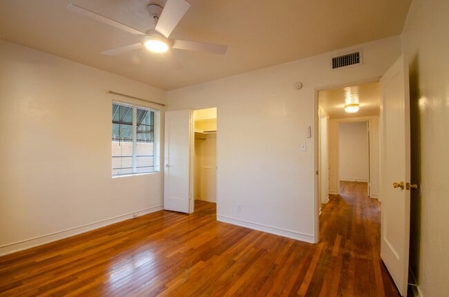 Building Photo - Iconic Sam Hughes Bungalow! Steps away from University of Arizona Main Campus!