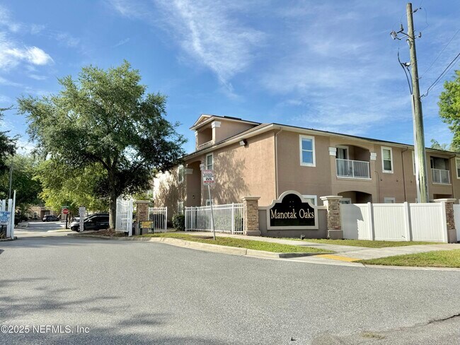 Building Photo - 6788 Manotak Oaks Dr