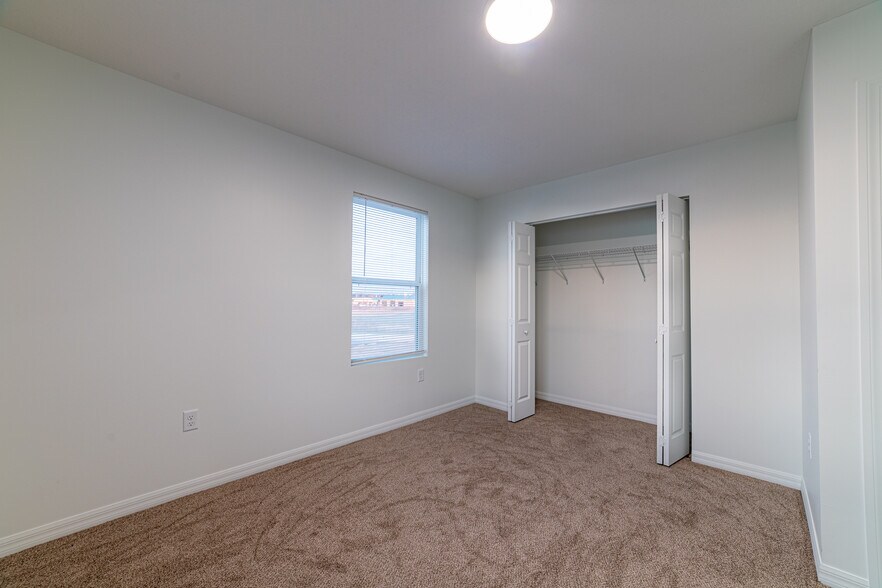 Building Photo - 6208 Commerce Dr