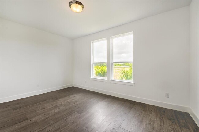 Building Photo - 1505 Seeger Dr
