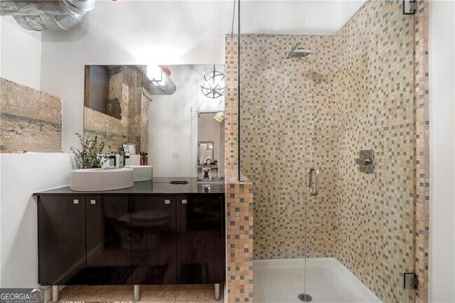 Building Photo - 650 Glen Iris Dr NE