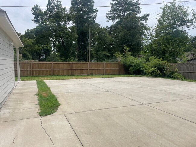 Building Photo - Adorable 4bed/2bath built in 2021