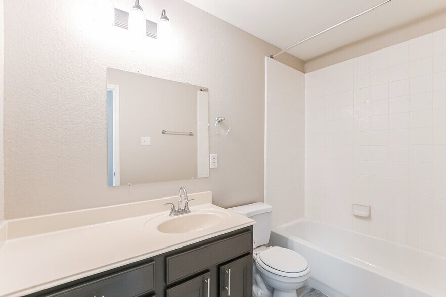 Building Photo - 21323 Bella Dulce Ct