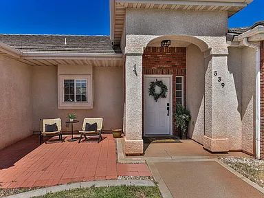 Building Photo - "Charming 4-Bed Oasis with Elegant Hardwoo...