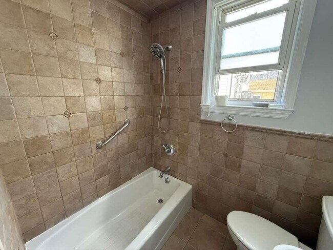 Building Photo - 18 W 49th St