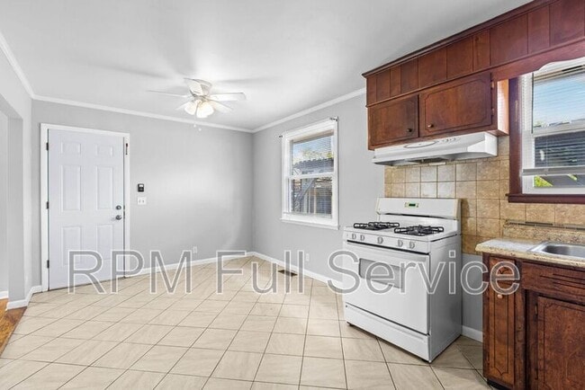 Building Photo - 465 Clearwater Dr