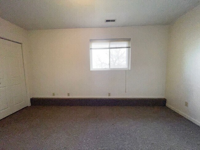 Building Photo - Yorktown School District