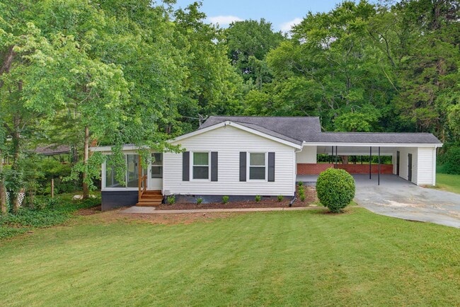 Building Photo - Fantastic Renovation in Smyrna!