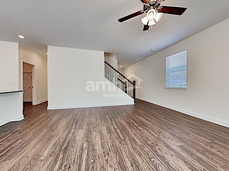 Building Photo - 297 Bering Ln