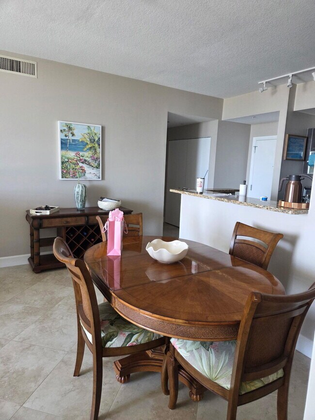 Building Photo - 550 Okeechobee Blvd